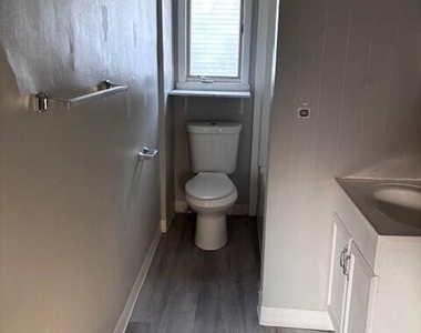130 Willow Street - Photo Thumbnail 6