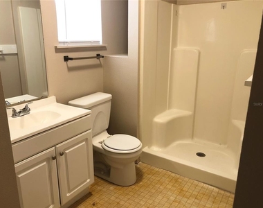 308 W Crescent Drive - Photo Thumbnail 7
