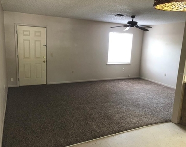 308 W Crescent Drive - Photo Thumbnail 1
