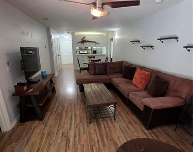 4000 Sw 23rd Street - Photo Thumbnail 6