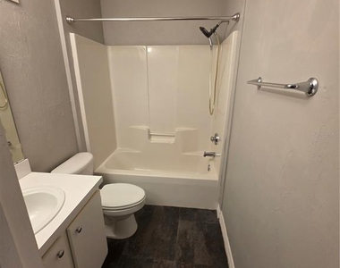 4000 Sw 23rd Street - Photo Thumbnail 16