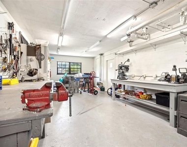 101 N Grandview Street - Photo Thumbnail 38