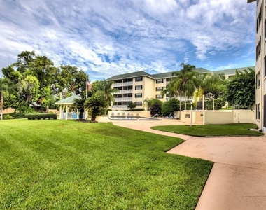 101 N Grandview Street - Photo Thumbnail 31