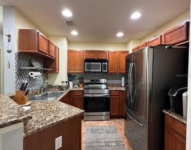 4600 E Moody Boulevard - Photo Thumbnail 9