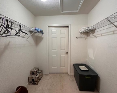 4600 E Moody Boulevard - Photo Thumbnail 13