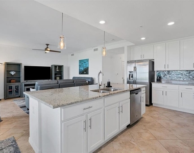 14071 Heritage Landing Boulevard - Photo Thumbnail 9