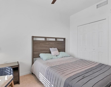 14071 Heritage Landing Boulevard - Photo Thumbnail 20