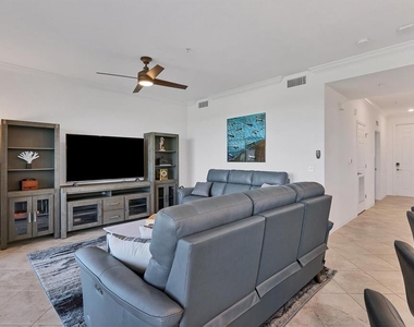 14071 Heritage Landing Boulevard - Photo Thumbnail 3
