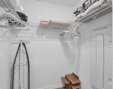 14071 Heritage Landing Boulevard - Photo Thumbnail 17