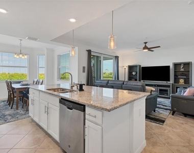 14071 Heritage Landing Boulevard - Photo Thumbnail 11