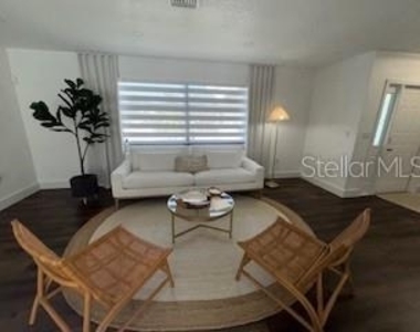 1802 Los Alamos Drive - Photo Thumbnail 2