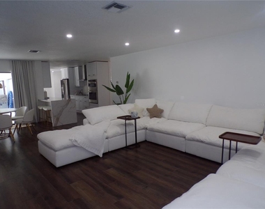 1802 Los Alamos Drive - Photo Thumbnail 6