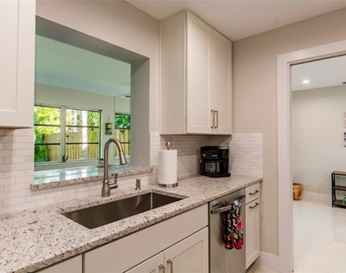 3005 Chase Circle - Photo Thumbnail 9