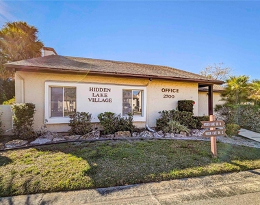 2752 Hidden Lake Boulevard - Photo Thumbnail 12