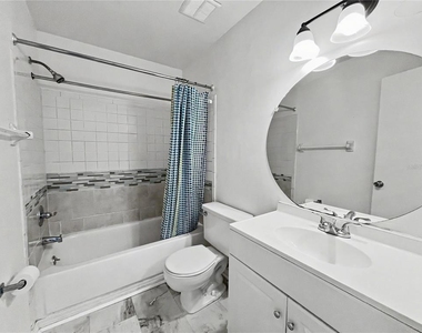 2752 Hidden Lake Boulevard - Photo Thumbnail 11