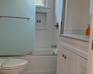 2570 Loma Linda Street - Photo Thumbnail 6