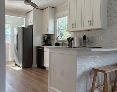2570 Loma Linda Street - Photo Thumbnail 3