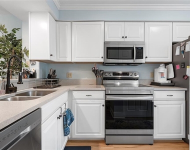 1015 Wexford Boulevard - Photo Thumbnail 11