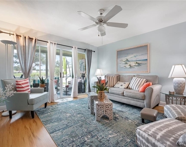 1015 Wexford Boulevard - Photo Thumbnail 5