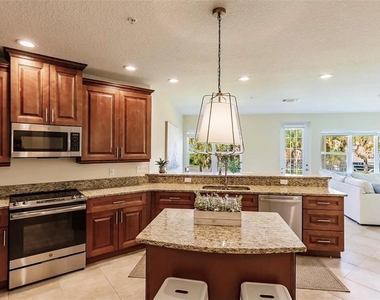 7840 34th Avenue W - Photo Thumbnail 5