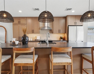 501 65th Street - Photo Thumbnail 17