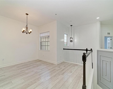 8261 Miramar Way - Photo Thumbnail 5