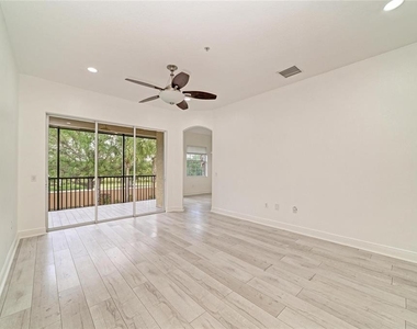 8261 Miramar Way - Photo Thumbnail 13