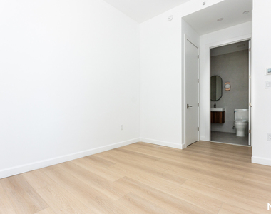 26-04 jackson ave - Photo Thumbnail 16
