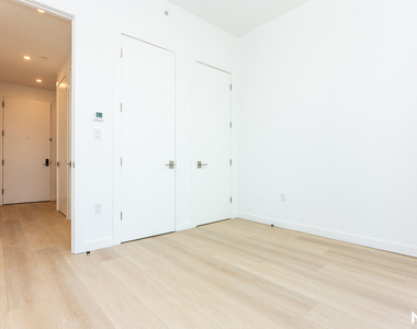 26-04 jackson ave - Photo Thumbnail 3