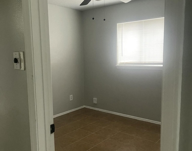 8614 Mettler Drive - Photo Thumbnail 7