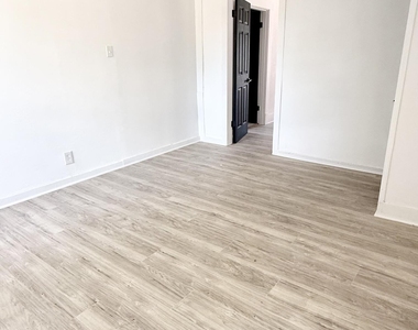 3203 Frankfort Avenue - Photo Thumbnail 8