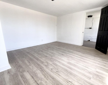 3203 Frankfort Avenue - Photo Thumbnail 14