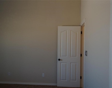5828 Megan Street - Photo Thumbnail 10