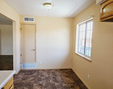 3903 Van Buren Avenue - Photo Thumbnail 7