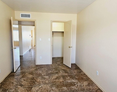 3903 Van Buren Avenue - Photo Thumbnail 8