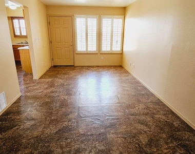 3903 Van Buren Avenue - Photo Thumbnail 3