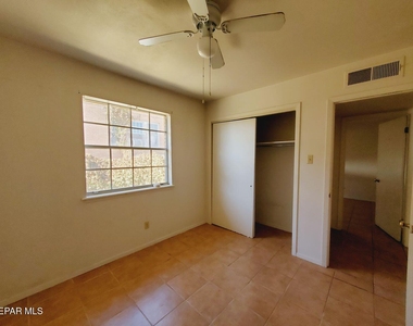 3146 Federal Avenue - Photo Thumbnail 6