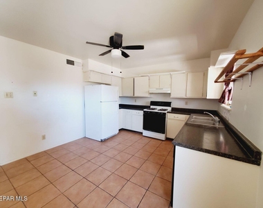 3146 Federal Avenue - Photo Thumbnail 4