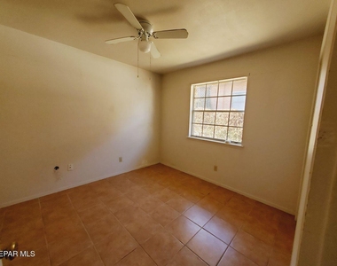 3146 Federal Avenue - Photo Thumbnail 5