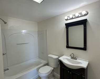 42 Jefferson Avenue - Photo Thumbnail 2