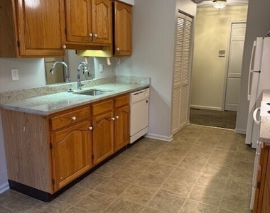 365 Mather Street - Photo Thumbnail 2