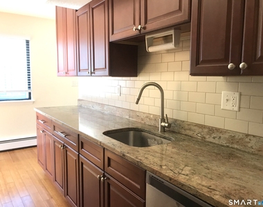 60 Plainfield Avenue - Photo Thumbnail 11
