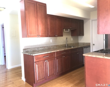 60 Plainfield Avenue - Photo Thumbnail 7