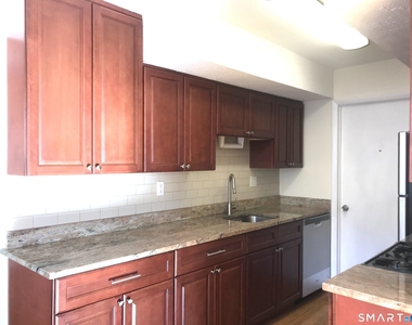 60 Plainfield Avenue - Photo Thumbnail 12