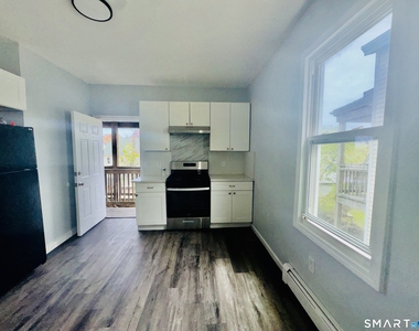 898 Hancock Avenue - Photo Thumbnail 6