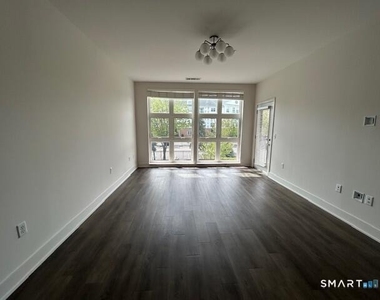 112a Southfield Avenue - Photo Thumbnail 15
