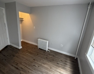 277 Scofield Avenue - Photo Thumbnail 2