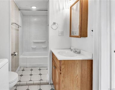 156 New Haven Avenue - Photo Thumbnail 13