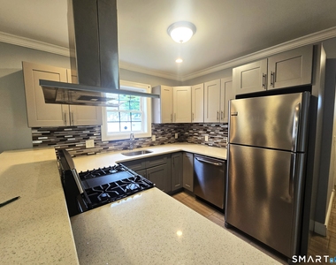 206 Scofield Avenue - Photo Thumbnail 3