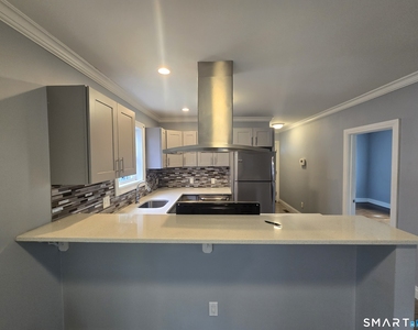 206 Scofield Avenue - Photo Thumbnail 2
